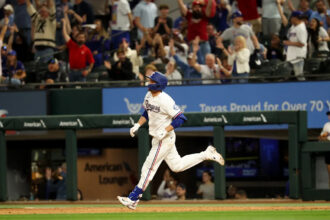 6-5 – Higgy’s homer helps Rangers to 3-2 win over M’s