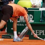 Medvedev destroys racquet in 6-0 6-0 loss
