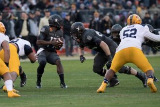 Dodgers' dominance adding to Blue Jays' woes