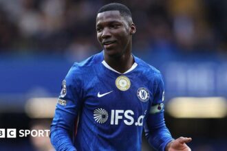 Chelsea midfielder Caicedo agrees new contract