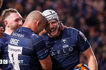 Bristol thump Gloucester to narrow gap to top four