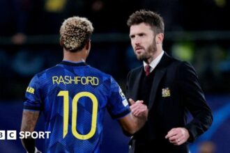 Carrick leaves door open for Rashford return