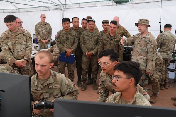 McCollum, Hawks stun Knicks late to even series