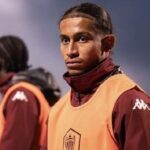 Dos Santos signs first contract after bar fire