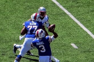 Patriots coach Mike Vrabel chides own decisions in addressing Russini fallout
