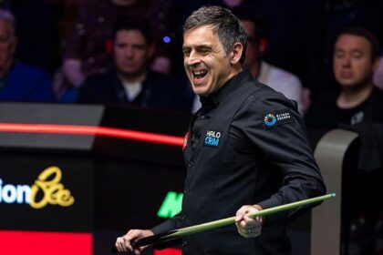 O'Sullivan starts well as Murphy squeezes through