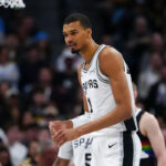 Victor Wembanyama hits head in Spurs-Blazers game, enters concussion protocol