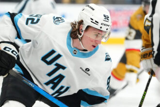 Logan Cooley scores late as the Mammoth beat the Golden Knights 3-2 to even playoffs series