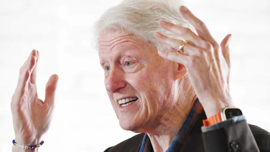 Bill Clinton crashes Cowboys' pre-draft news conference