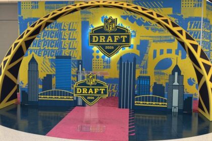 2026 NFL Draft Green Room tracker live updates on best available including Arvell Reese & Jeremiyah