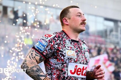 Charnley double helps Leigh ease to win over Giants