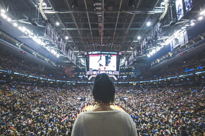 Lakers' Reaves upgraded to questionable for G3