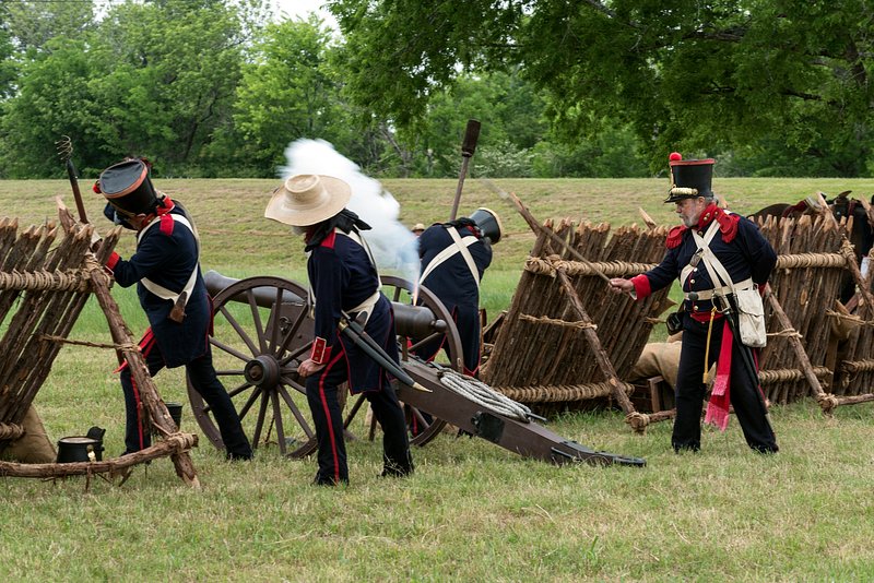 NBA roundup: Anthony Edwards, Donte DiVincenzo hurt in T-wolves' win