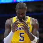 Lakers fans mad after Deandre Ayton ejection in NBA Playoffs Game 4 vs. Rockets