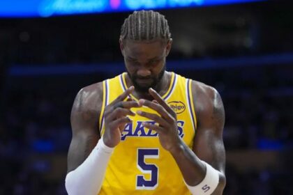 Lakers fans mad after Deandre Ayton ejection in NBA Playoffs Game 4 vs. Rockets
