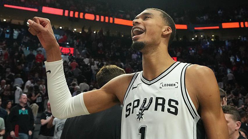 Spurs win again on Wembanyama's play-off return