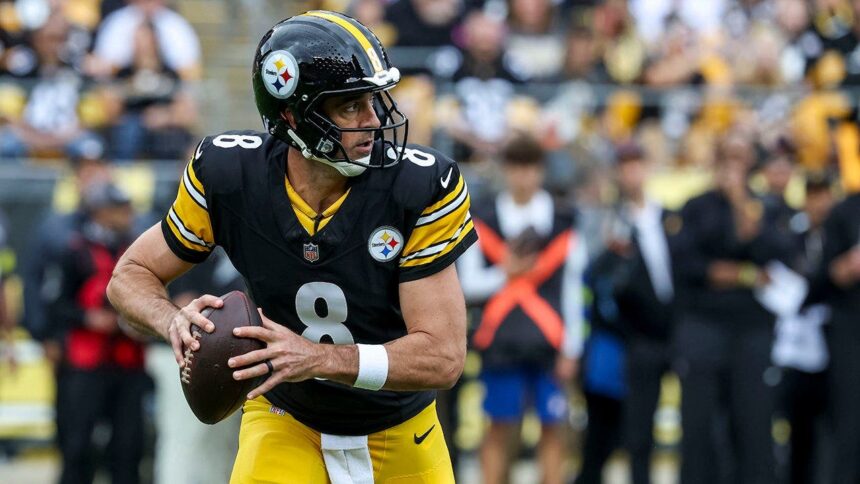 Ex-Steelers coach Mike Tomlin makes bold prediction about Aaron Rodgers' NFL future