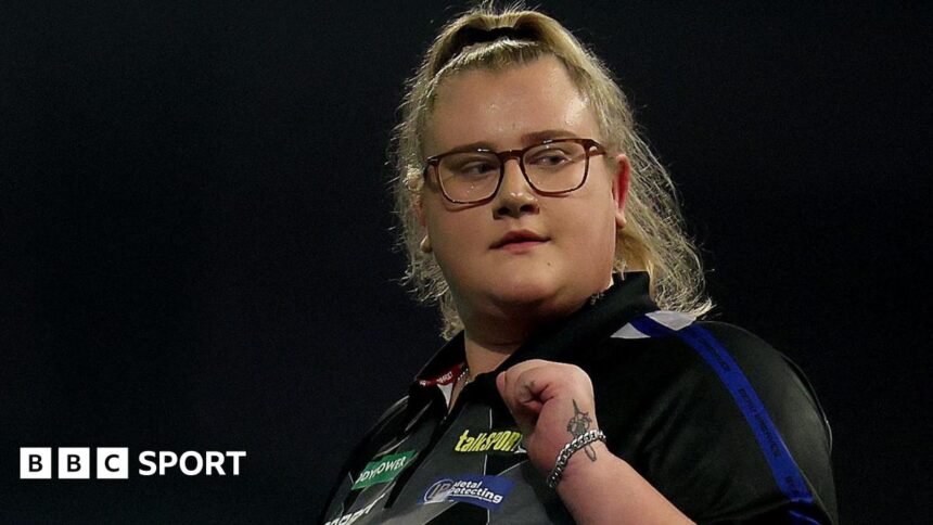 Greaves becomes first female PDC title winner