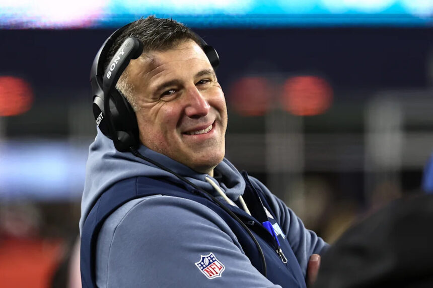 Mike Vrabel returns to Patriots after missing Day 3 of the NFL Draft