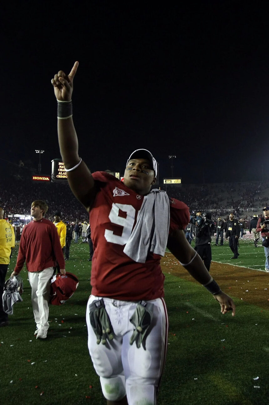 Ex-Alabama DL pleads guilty to impersonating NFL players in $20M fraud scheme