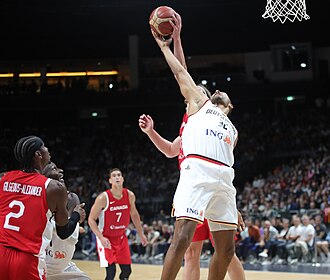 NBA roundup: Shai Gilgeous-Alexander, Thunder close out sweep of Suns