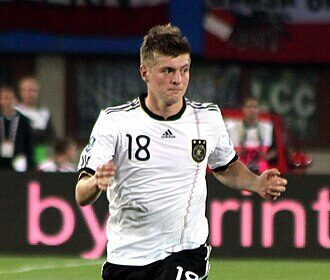 PSG hosts a defiant Bayern Munich in the UEFA Champions League semi-finals