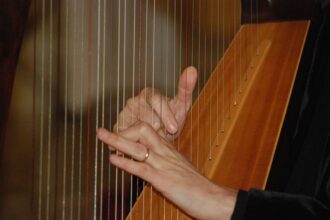 Embiid's 33 downs Celtics, keeps 76ers alive