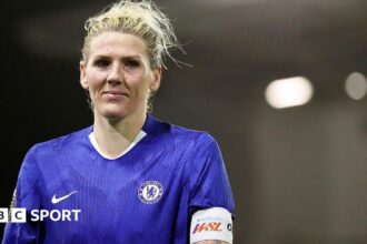 Chelsea's ex-England defender Bright retires