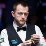 Allen beats Hawkins to reach Worlds last four