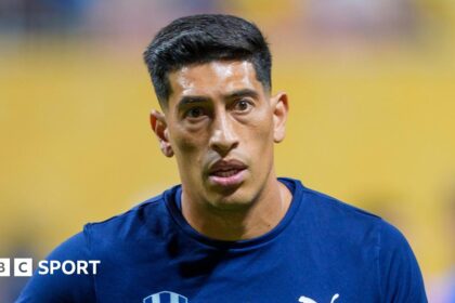 Zaragoza keeper banned for 13 games for punching rival