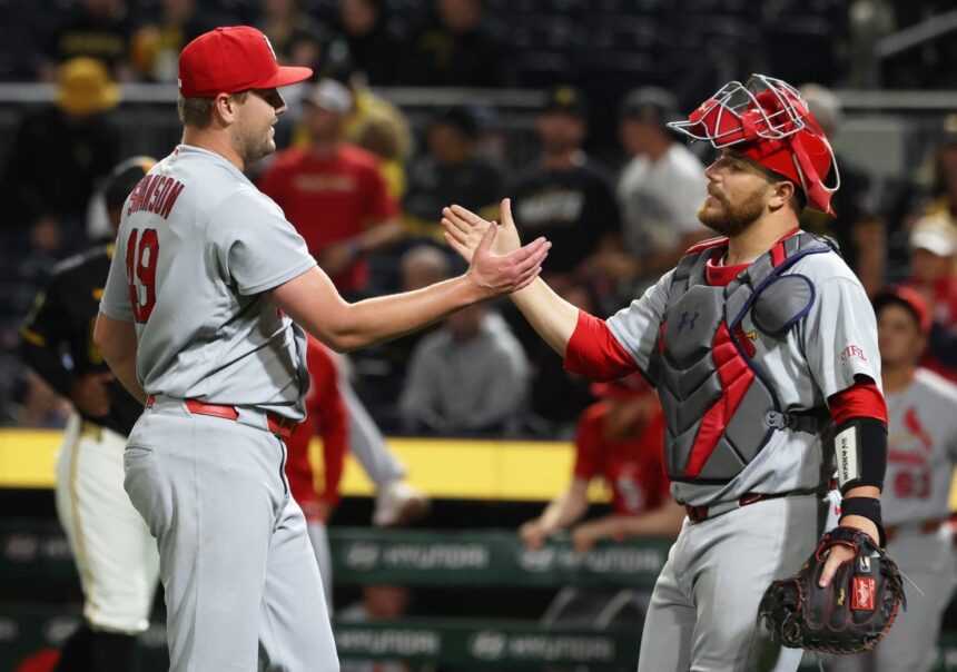 Fresh off offensive outburst, Cards vie for series win vs. Pirates