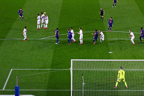 PSG's Hakimi to miss Bayern return, out for weeks