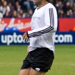 Cam York's overtime winner helps Flyers eliminate Penguins in G6