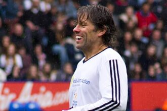 Cam York's overtime winner helps Flyers eliminate Penguins in G6