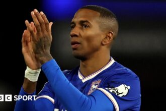 Ex-England and Man Utd star Young to retire at 40