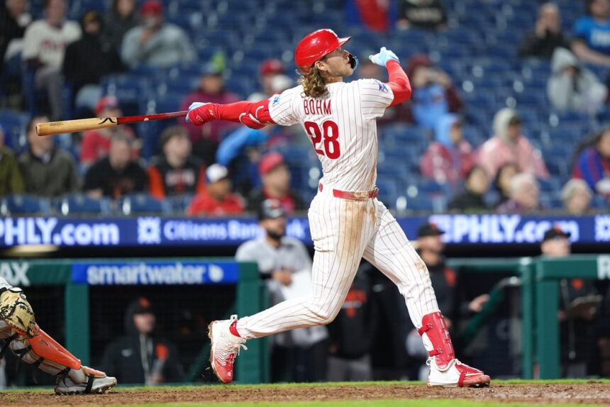 Phillies beat Giants in 10 to sweep doubleheader and 3-game set