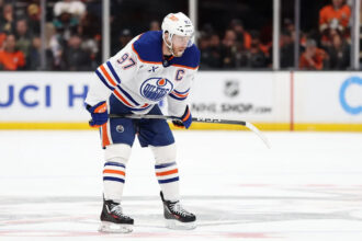 5 Connor McDavid landing spots if Oilers star demands a trade