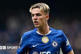 Chelsea's Derry, 18, taken to hospital after head injury