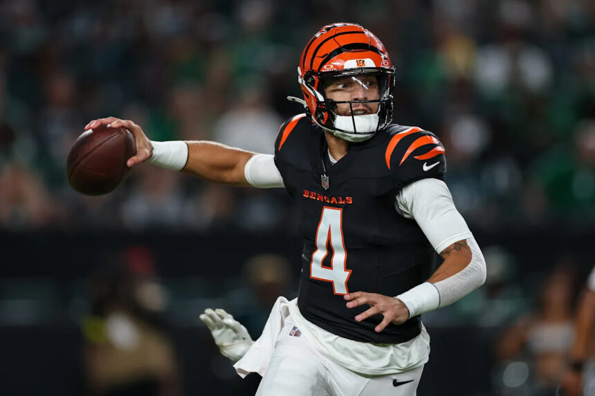 Packers release QB Desmond Ridder