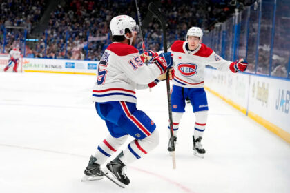 Hall's OT score helps Hurricanes top Flyers to take 2-0 lead in 2nd-round series of NHL playoffs