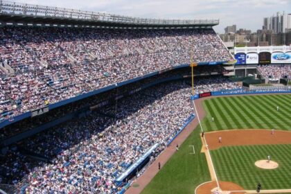 MLB roundup: Yankees, mourning John Sterling's death, rout Orioles