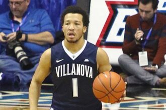 Jalen Brunson, red-hot Knicks blow out Sixers in Game 1