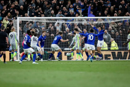 Premier League Title Race: City Drop Points, Advantage Arsenal?