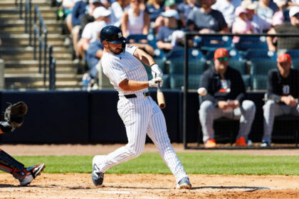 Detroit Tigers sign shortstop Paul DeJong to minor-league contract