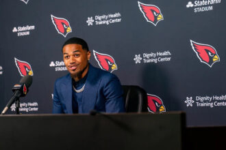 Arizona Cardinals WR tries to woo Aaron Rodgers to Arizona