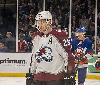 Nathan MacKinnon stars as Avs grab 2-0 lead over Wild