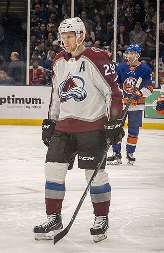 Nathan MacKinnon stars as Avs grab 2-0 lead over Wild