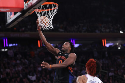 Knicks offer no update on possible OG Anunoby injury