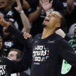 Wembanyama shines as Spurs and Knicks win in play-offs