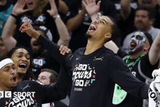Wembanyama shines as Spurs and Knicks win in play-offs